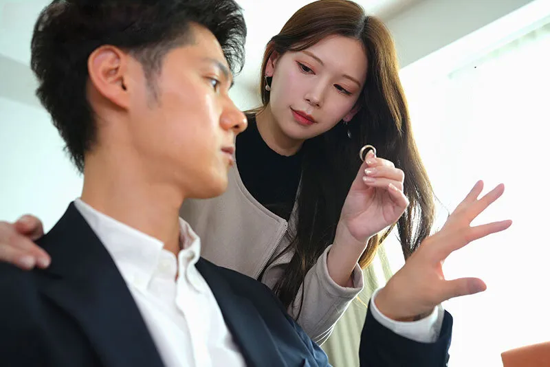 Vợ yêu đi đi chơi, ông xã ở nhà bị nhỏ em bà xã gạ đụ không trượt phát nào
